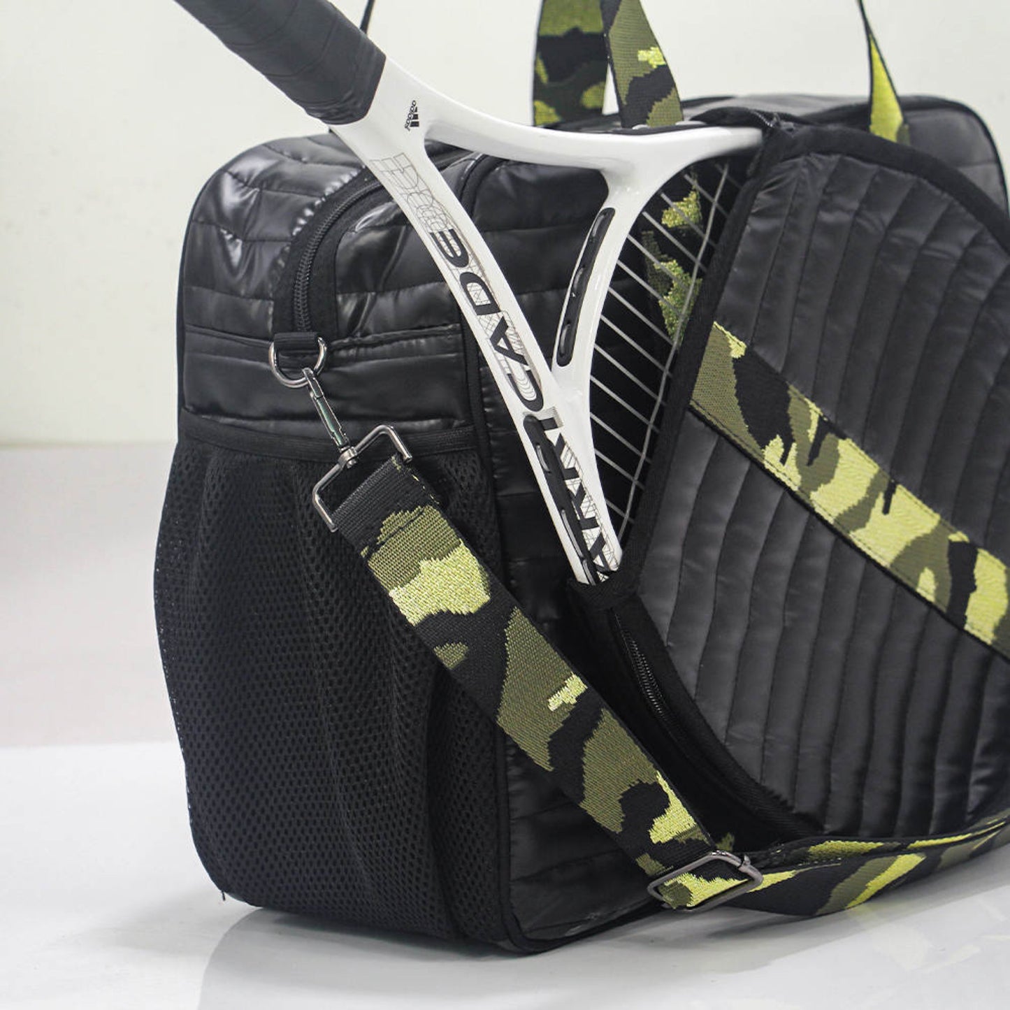 Fashionable tennis bag for racket