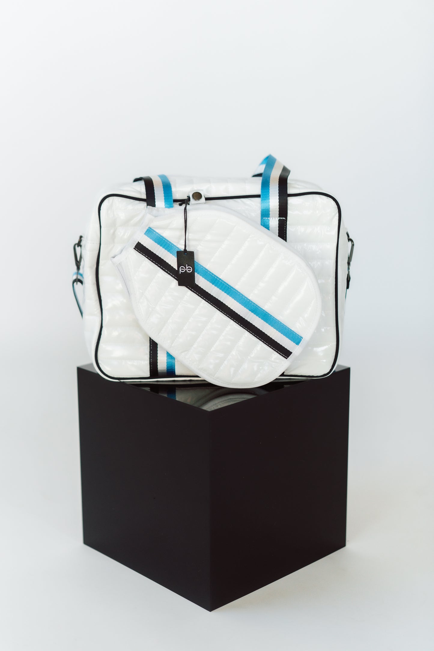 Fashionable Pickleball bag for Paddles
