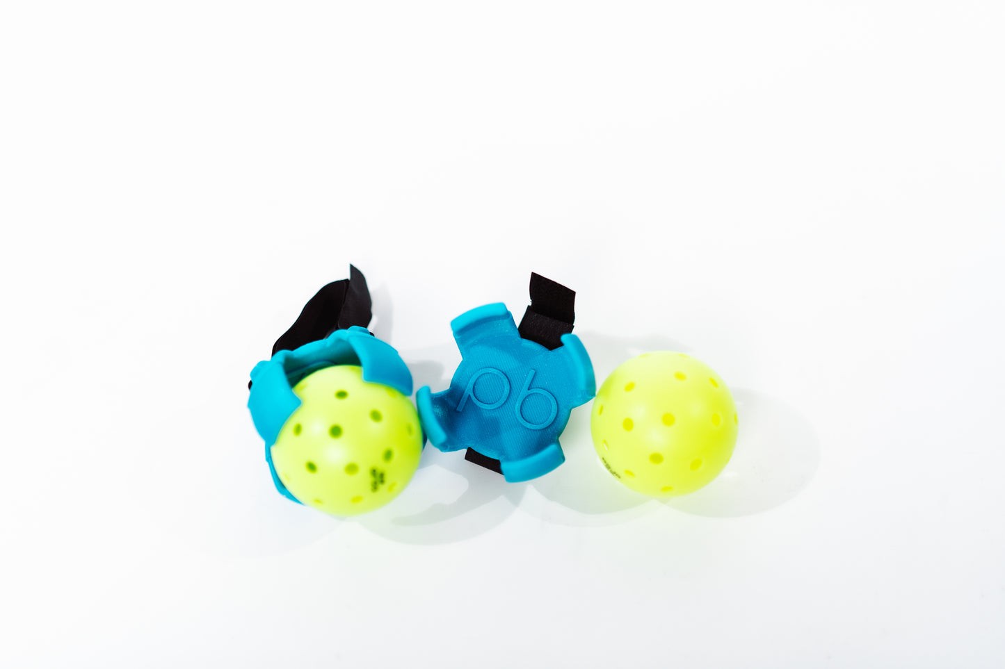 pb logo Ball holder for the court